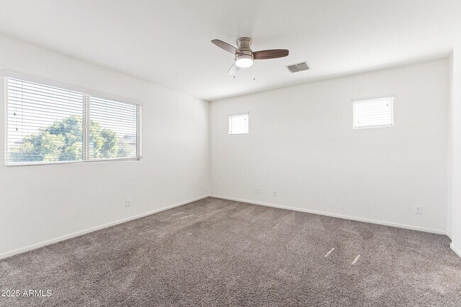 Building Photo - 3881 E Narrowleaf Dr