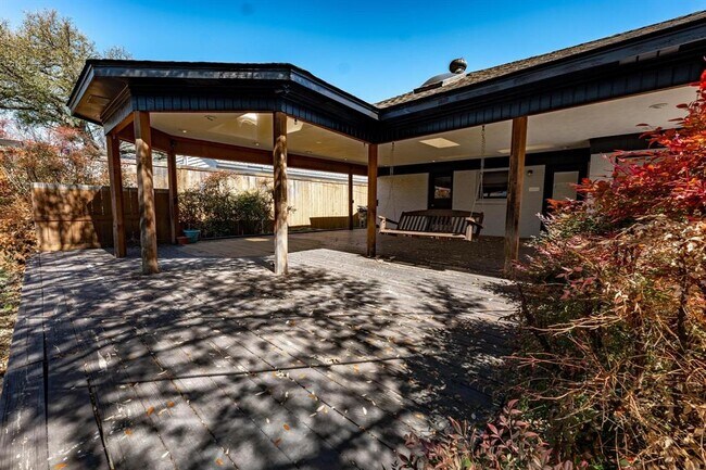Building Photo - 515 Brookhurst Dr