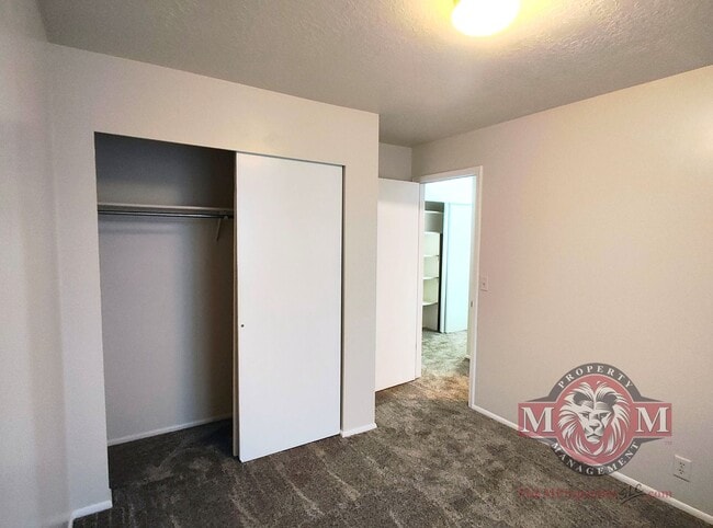 Building Photo - Beautiful Remodeled 4 Bd 2 Bath Home