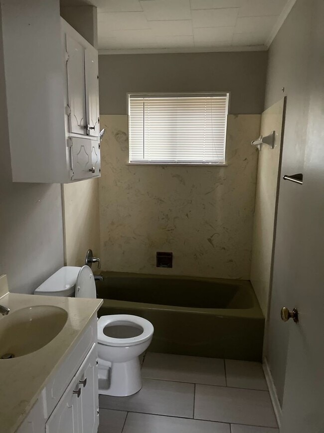 Building Photo - 3205 Bistineau Dr
