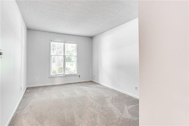 Building Photo - 605 Garden Ct