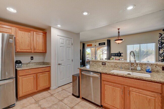 Building Photo - AWESOME SUMMERLIN CONDO IN GATED CORONADO ...