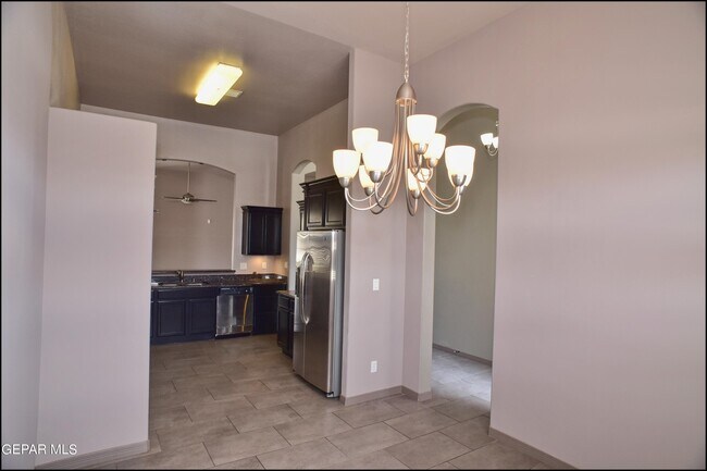 Building Photo - 14373 High Rock Dr
