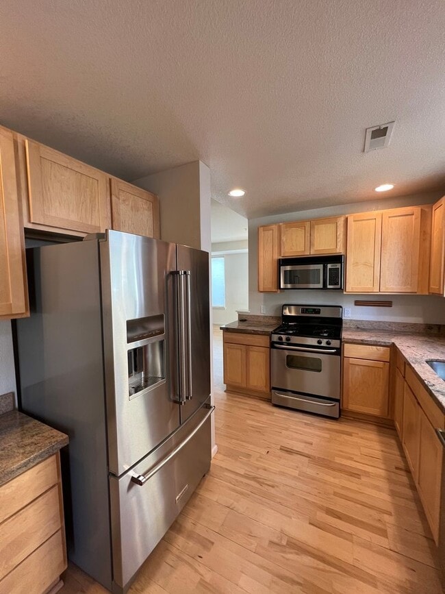 Building Photo - 1651 Zamia Ave