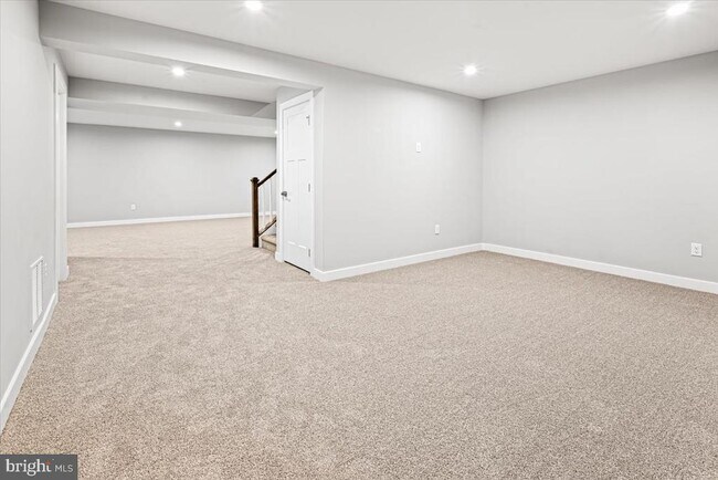 Building Photo - 712 Wallasey Dr
