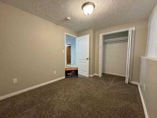 Building Photo - 5 bdrm 3 bth Home 2 Car Garage- Solar Panels! Coming Soon!