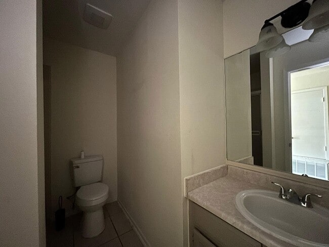 Building Photo - 344 E Dakota