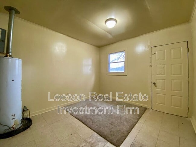 Building Photo - 224 Adair St