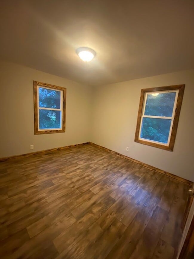 Building Photo - 784 Rose Ct