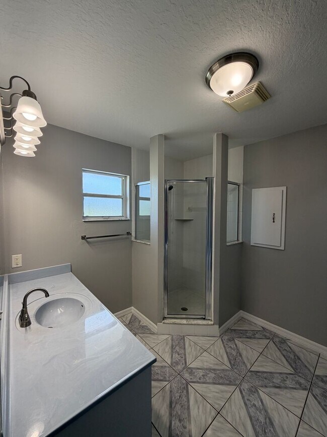 Building Photo - Morriston - 19 ACRE HIDDEN GEM!! **Won't Last**