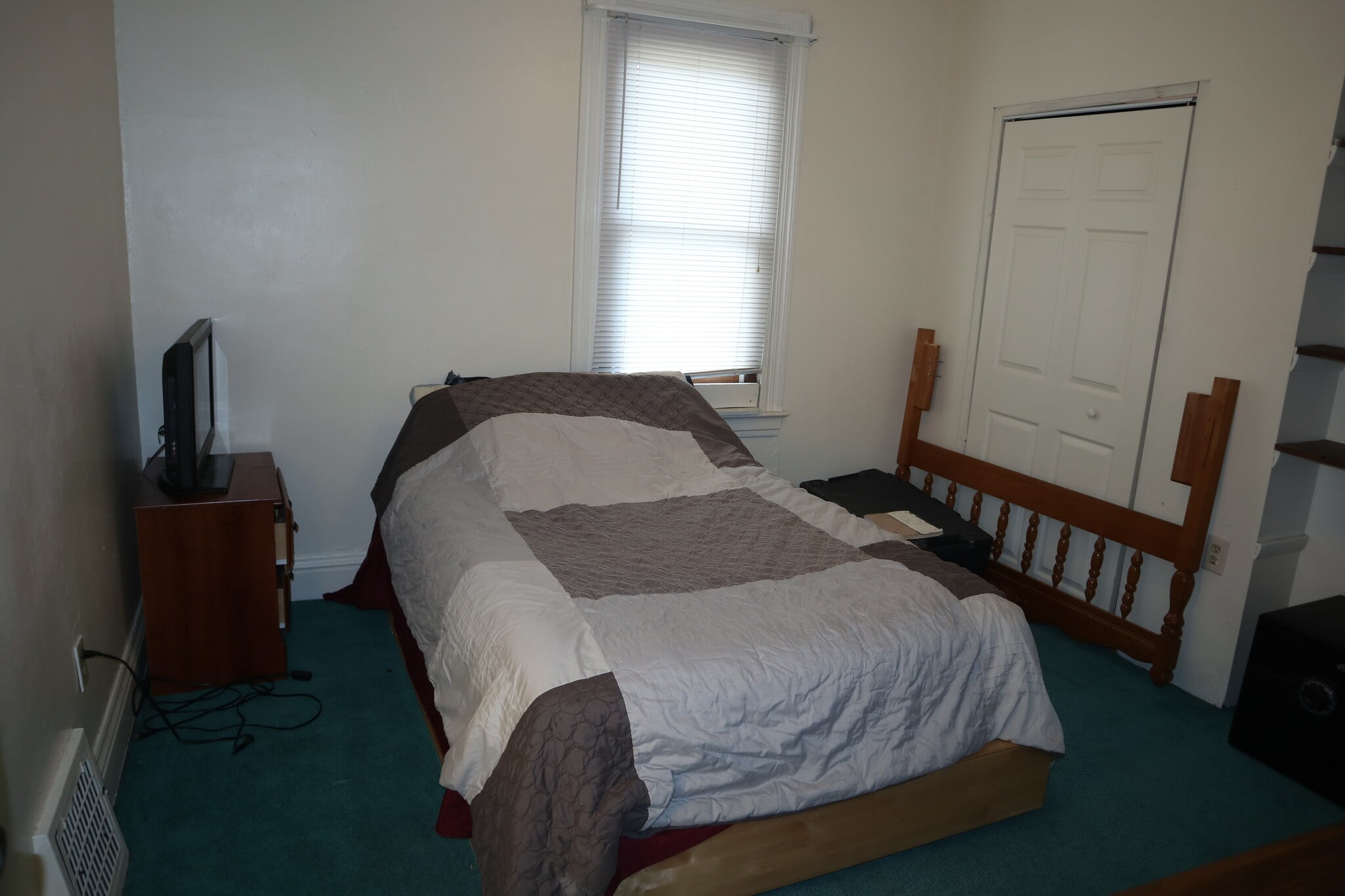 Building Photo - 611 Park St