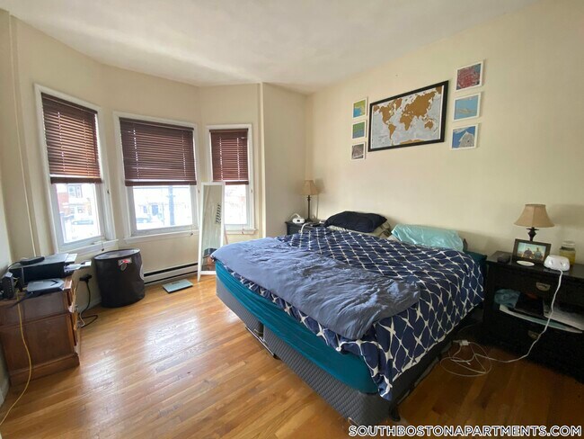 Building Photo - 606 Dorchester Ave