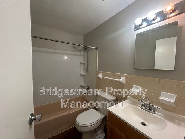 Building Photo - 4952 Leeper St