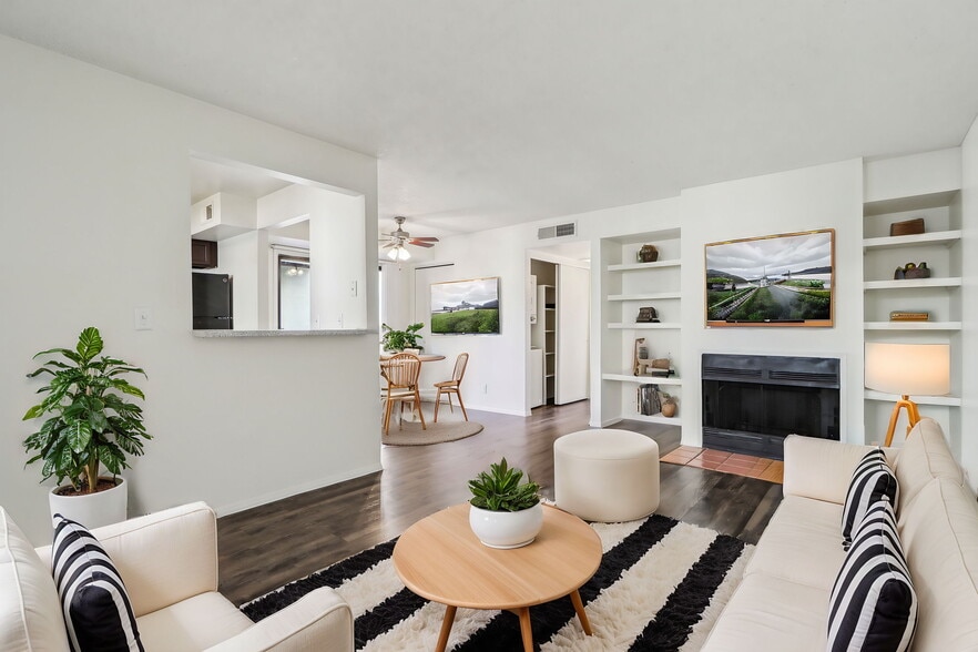 Primary Photo - Del Coronado