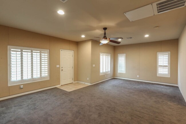 Building Photo - Stunning 6 Bedroom Home With Casita Pool H...