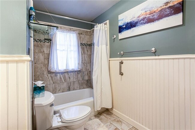 Building Photo - 4061 Lower Roswell Rd