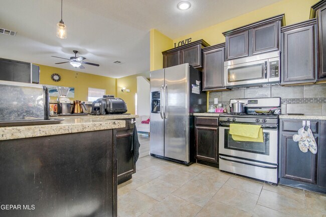 Building Photo - 14600 Christian Castle