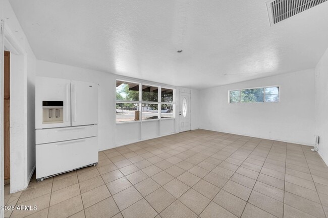 Building Photo - 4548 N 29th Ave