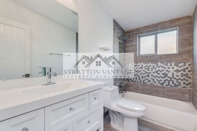 Building Photo - 4540 E Heatherbrae Dr