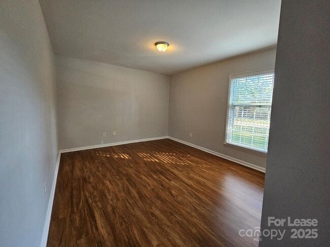 Building Photo - 4604 Coronado Dr