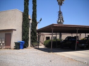 Building Photo - Cute unit in four plex