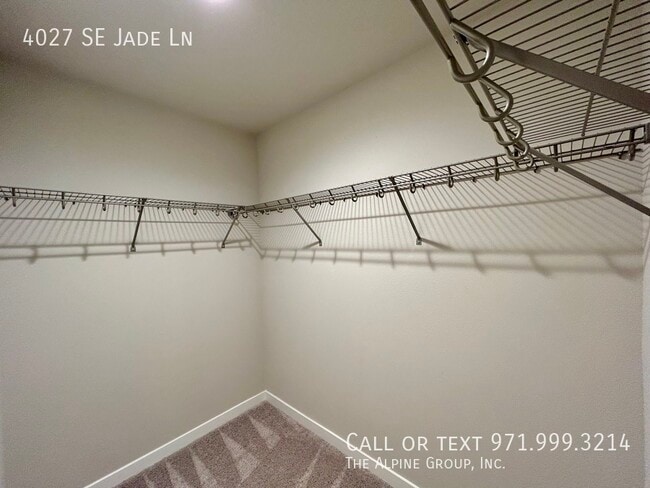 Building Photo - 4027 SE Jade Ln