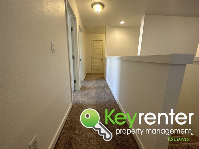 Building Photo - Puyallup Multi-level Fabulous 4Bed/2.5Bath...