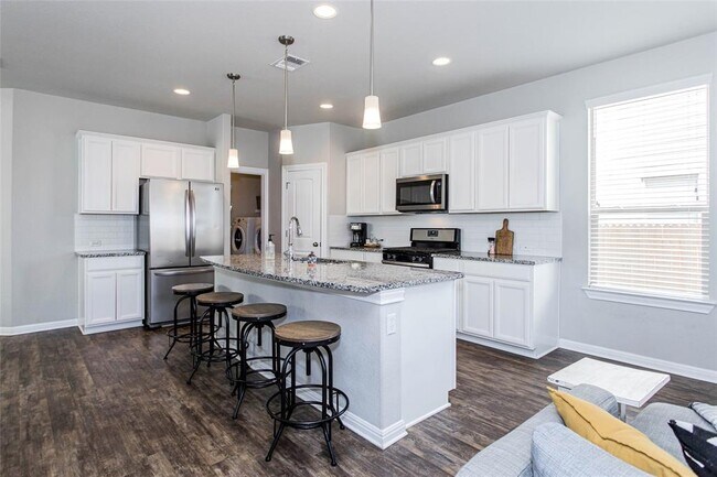 Building Photo - 5305 Traviston Dr