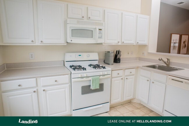 Building Photo - 8185 Scenic Meadow Dr
