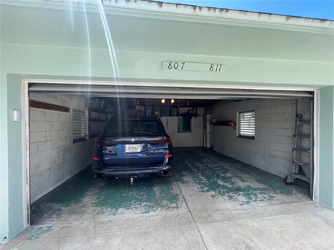Building Photo - 807 26th Ave N