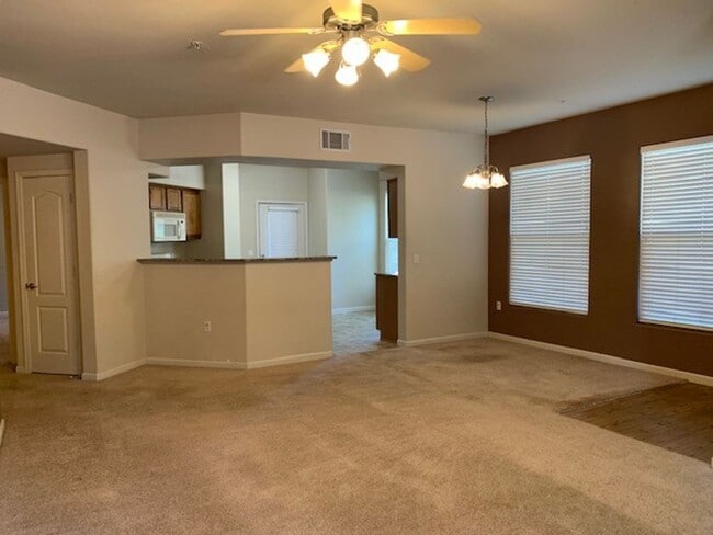 Building Photo - Move in Special- $500.00 off 2nd Month!  Two Bedroom & Two Bathroom Condo in Syrah at Natomas Park