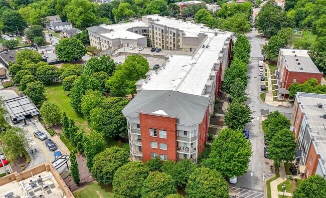 Building Photo - 870 Mayson Turner Rd NW