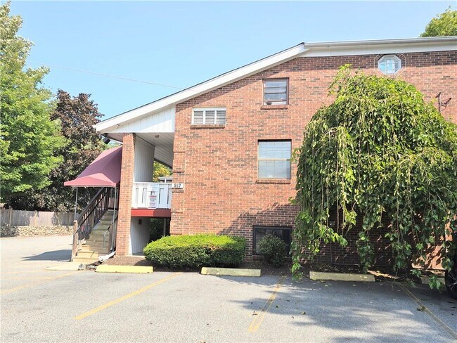 Building Photo - 567 Smithfield Rd