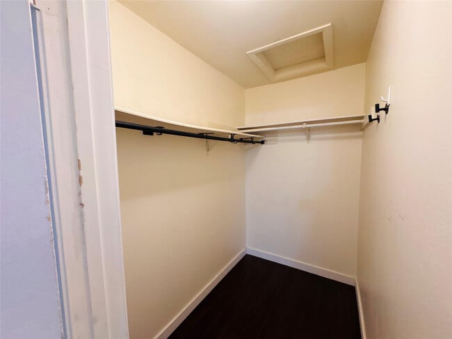 Building Photo - 4090 N Pine Island Rd