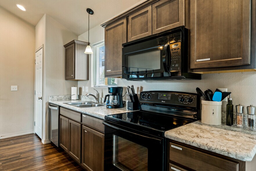 Building Photo - 1210 Wildcat Dr