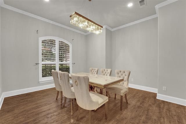 Building Photo - 2202 Southern Oaks Dr