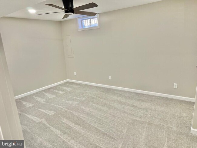 Building Photo - 104 Rover Ct