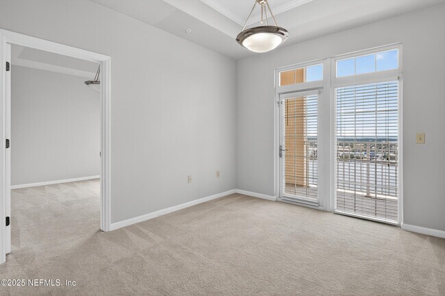 Building Photo - 400 E Bay St