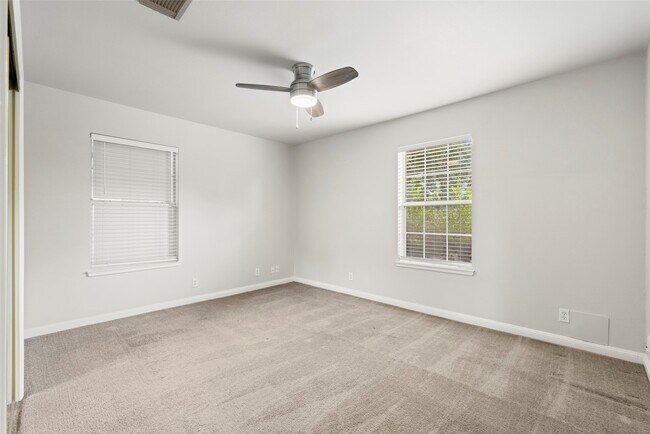 Building Photo - 1850 Libbey Dr