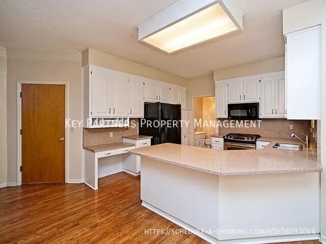 Building Photo - 14281 S Arapaho Dr