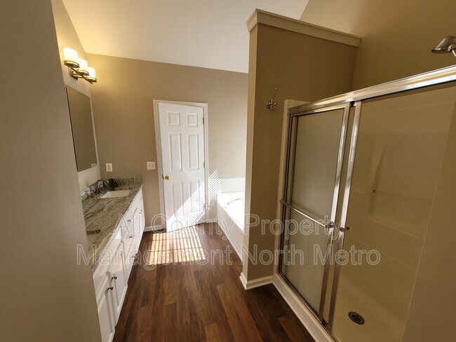 Building Photo - 506 Towne Ridge Way