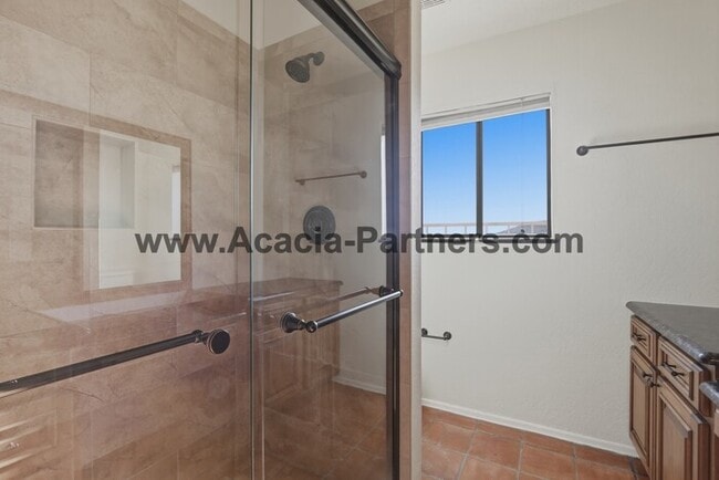 Building Photo - Three Bedroom/Two Bath Home