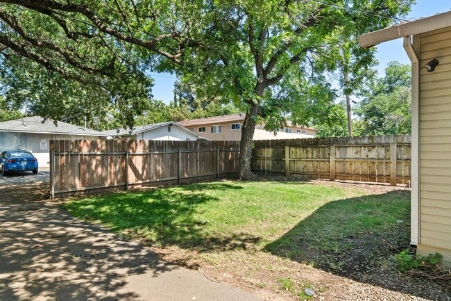 Building Photo - **Pre-Leasing for Summer 2026** Cute 2 Bedroom Home in Avenues