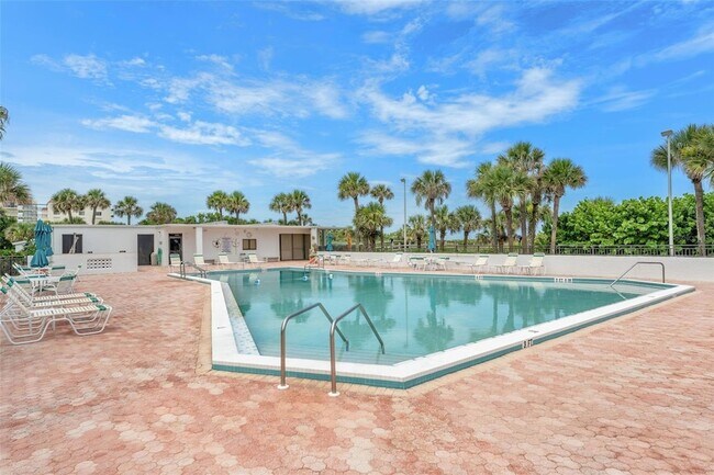 Building Photo - 2100 N Atlantic Ave