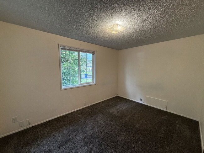 Building Photo - 2485 York St