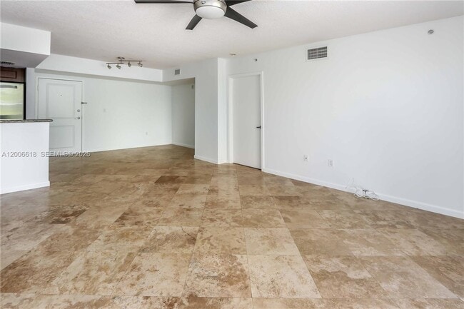 Building Photo - 1555 N Treasure Dr