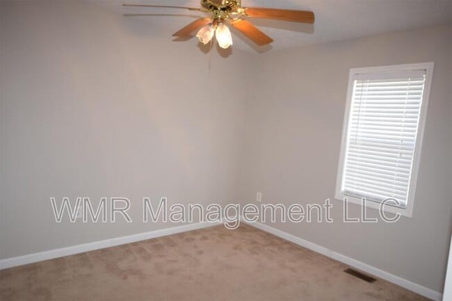 Building Photo - 771 Coachman Way