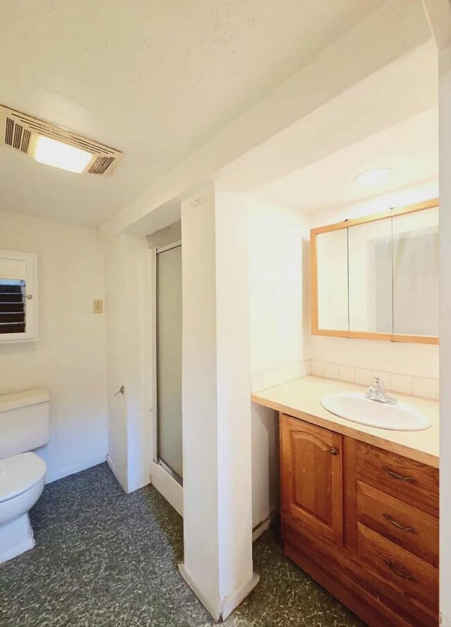 Building Photo - Charming 3 Bedroom, 2 Bath House For Rent!!