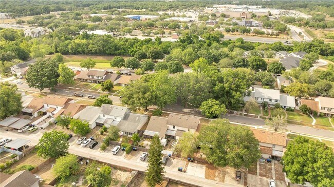 Building Photo - 9426 Lake Lotta Cir