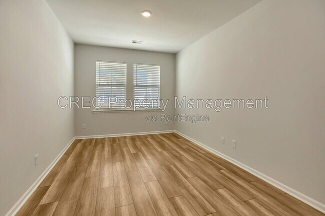 Building Photo - 146 Red Blf St